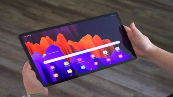 Сравнение Samsung Galaxy Tab S7 FE против Tab S7+